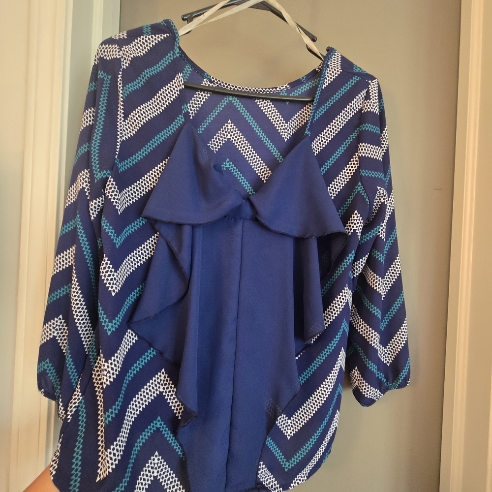 Chevron Patterned Blue Top - Picture 5 of 6